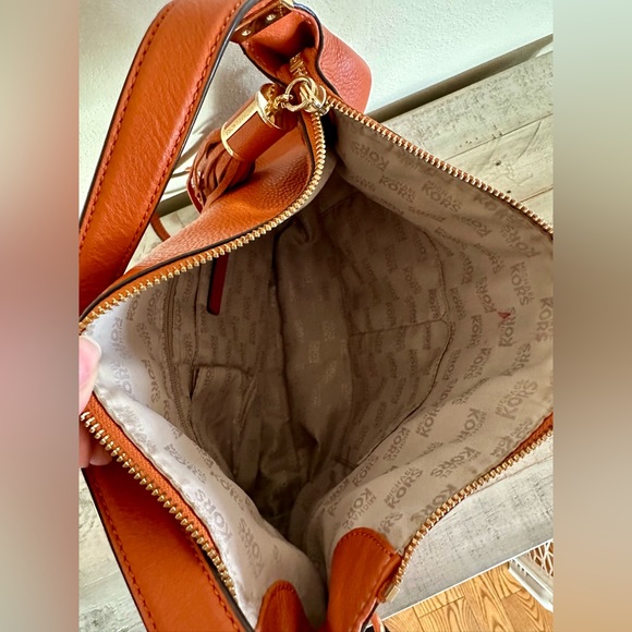 VGUC Michael Kors Crossbody Shoulder Handbag & Wallet - Picture 8 of 10